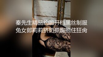 很有生活气息的极品大奶少妇全程露脸高能发骚，黑丝高跟诱惑掰开逼逼给狼友看尿尿，大奶子乱晃自慰逼逼水多